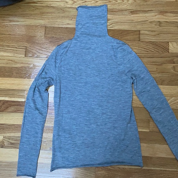 Tory Burch Tops - Tory Burch Gray Turtleneck Sz Medium